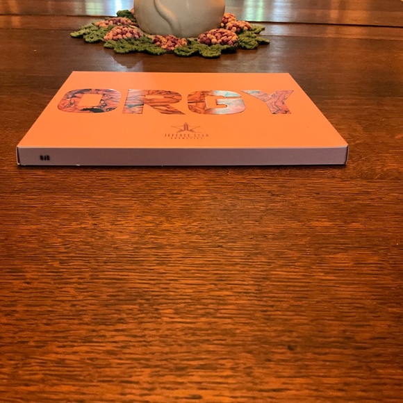 Jeffrey Star Cosmetics Orgy Palette Brand New in Unicarton - Picture 2 of 9